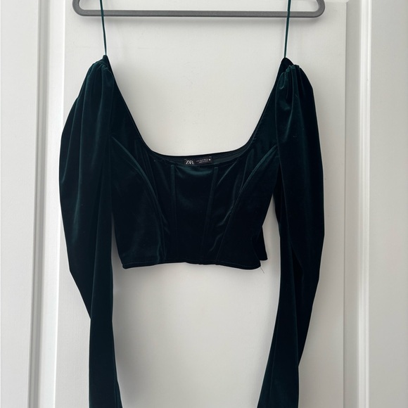 Emerald Green Crop Top with Square Neck Puff Sleeves - Picture 3 of 3